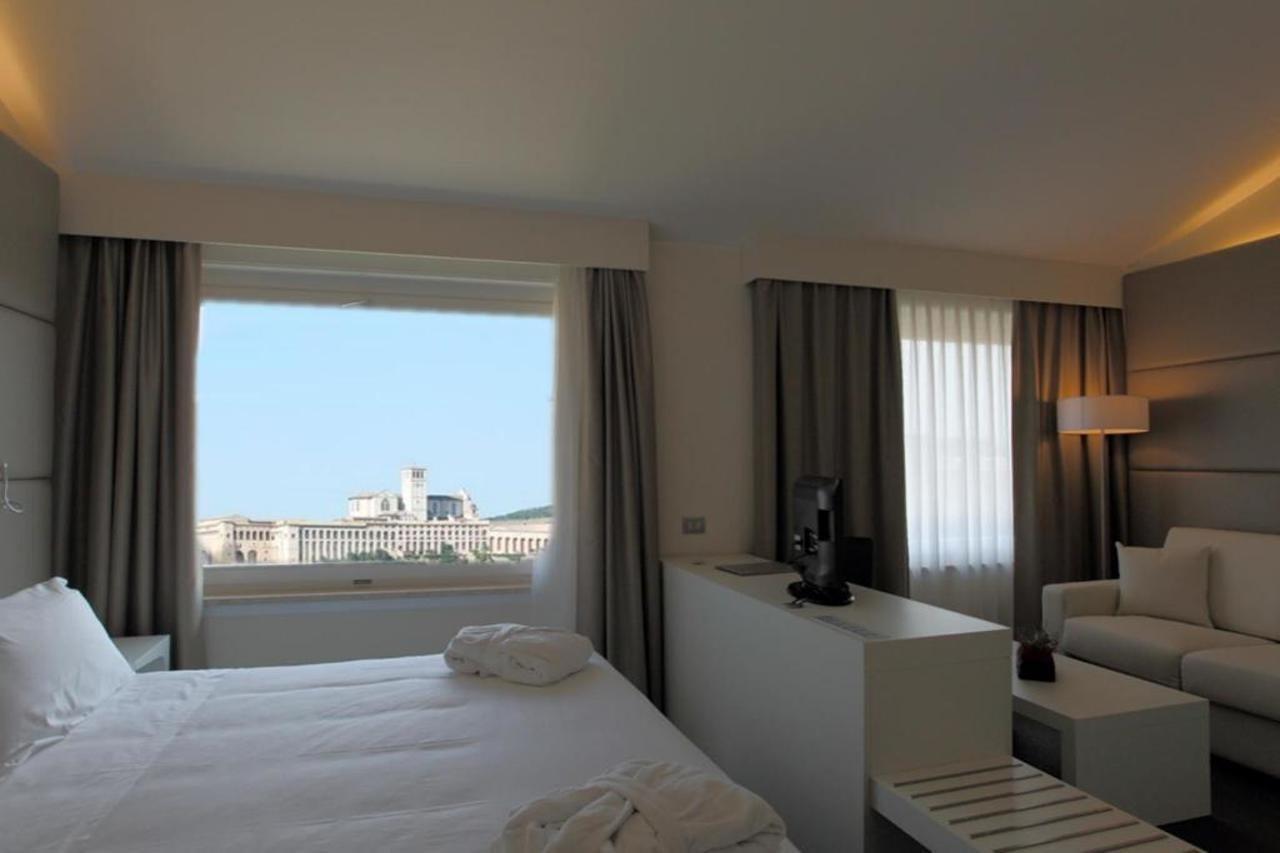 Th Assisi - Hotel Cenacolo Eksteriør billede