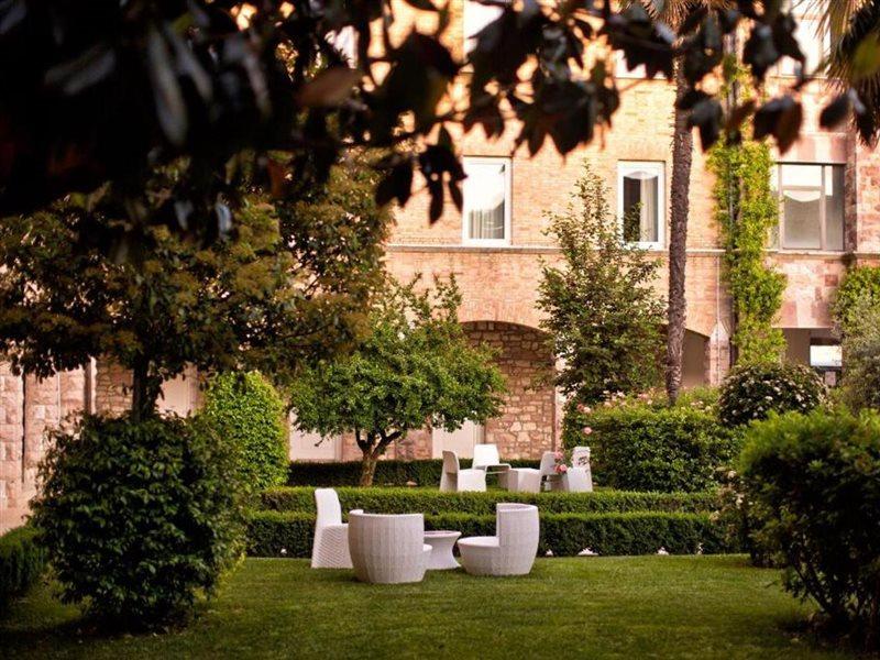 Th Assisi - Hotel Cenacolo Eksteriør billede
