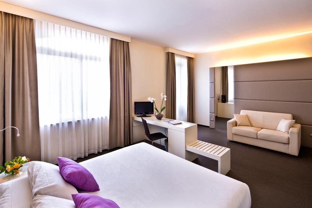 Th Assisi - Hotel Cenacolo Eksteriør billede