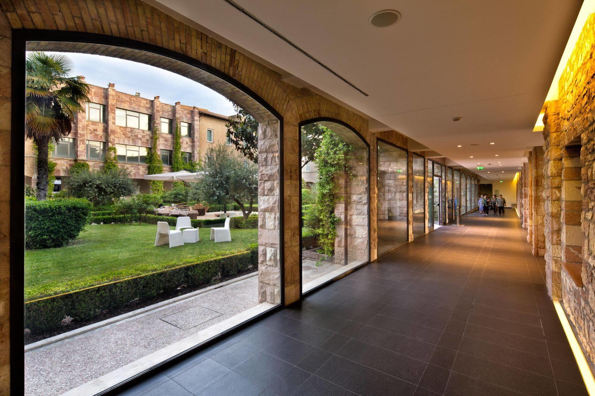 Th Assisi - Hotel Cenacolo Eksteriør billede