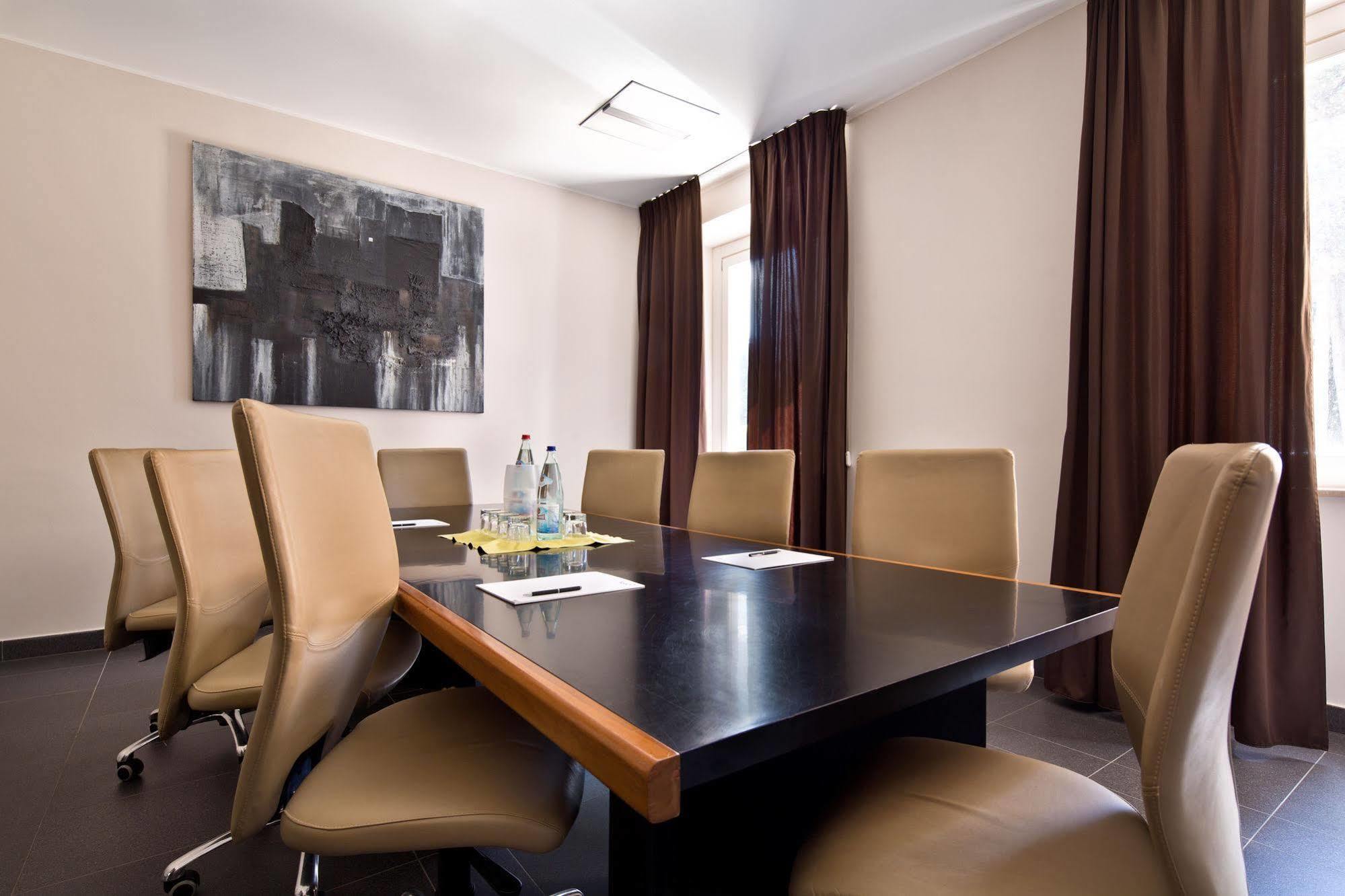 Th Assisi - Hotel Cenacolo Eksteriør billede