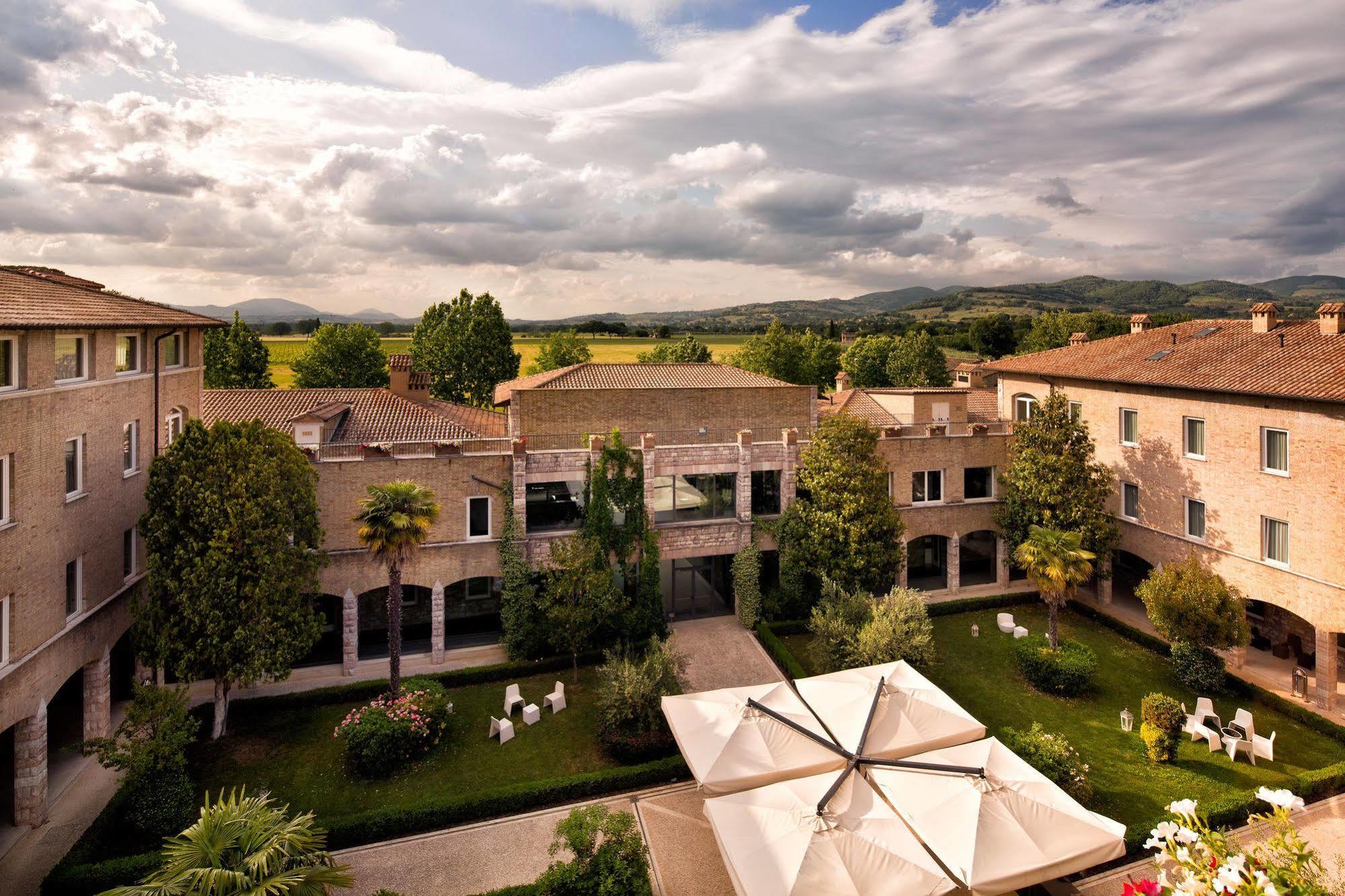 Th Assisi - Hotel Cenacolo Eksteriør billede