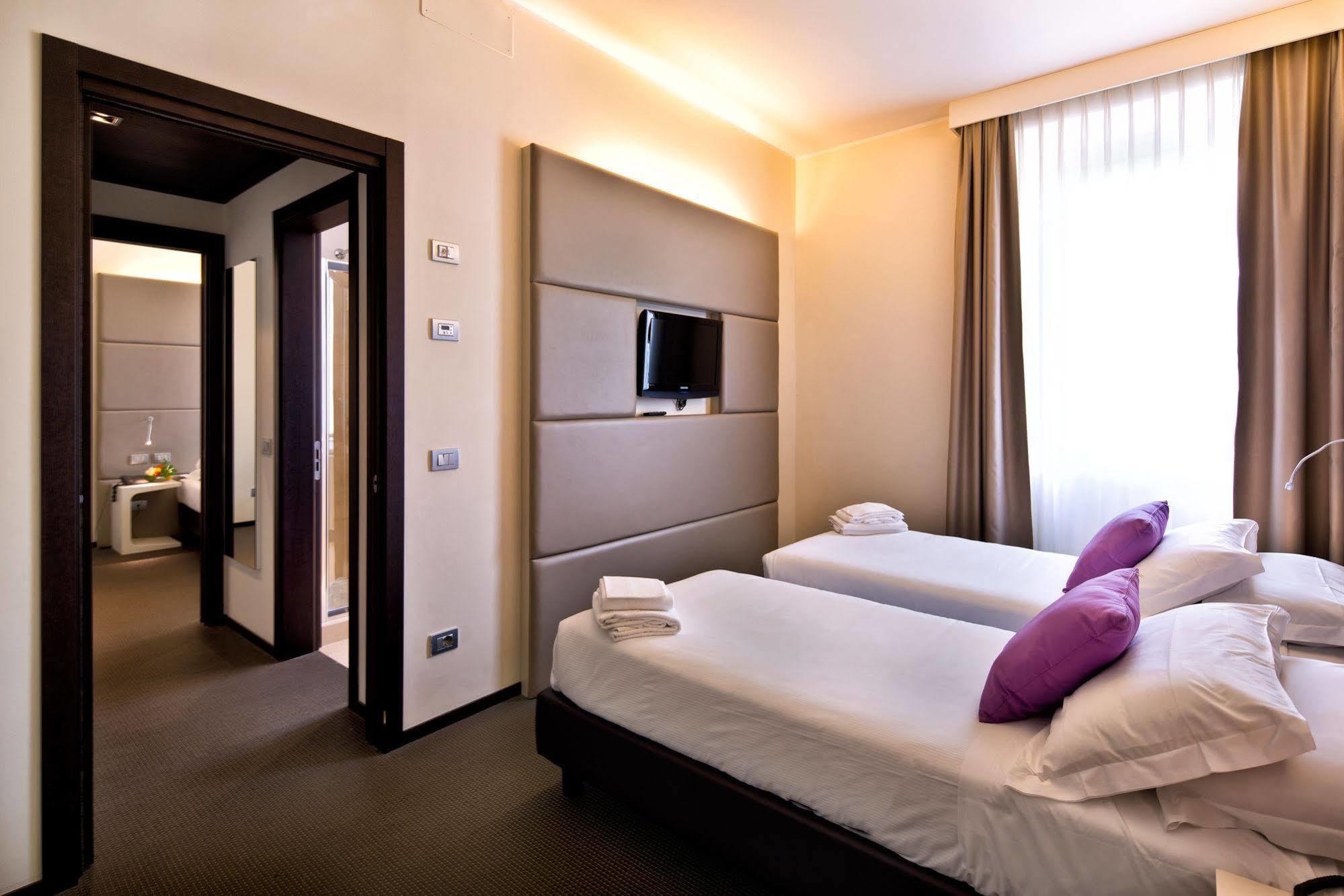 Th Assisi - Hotel Cenacolo Eksteriør billede
