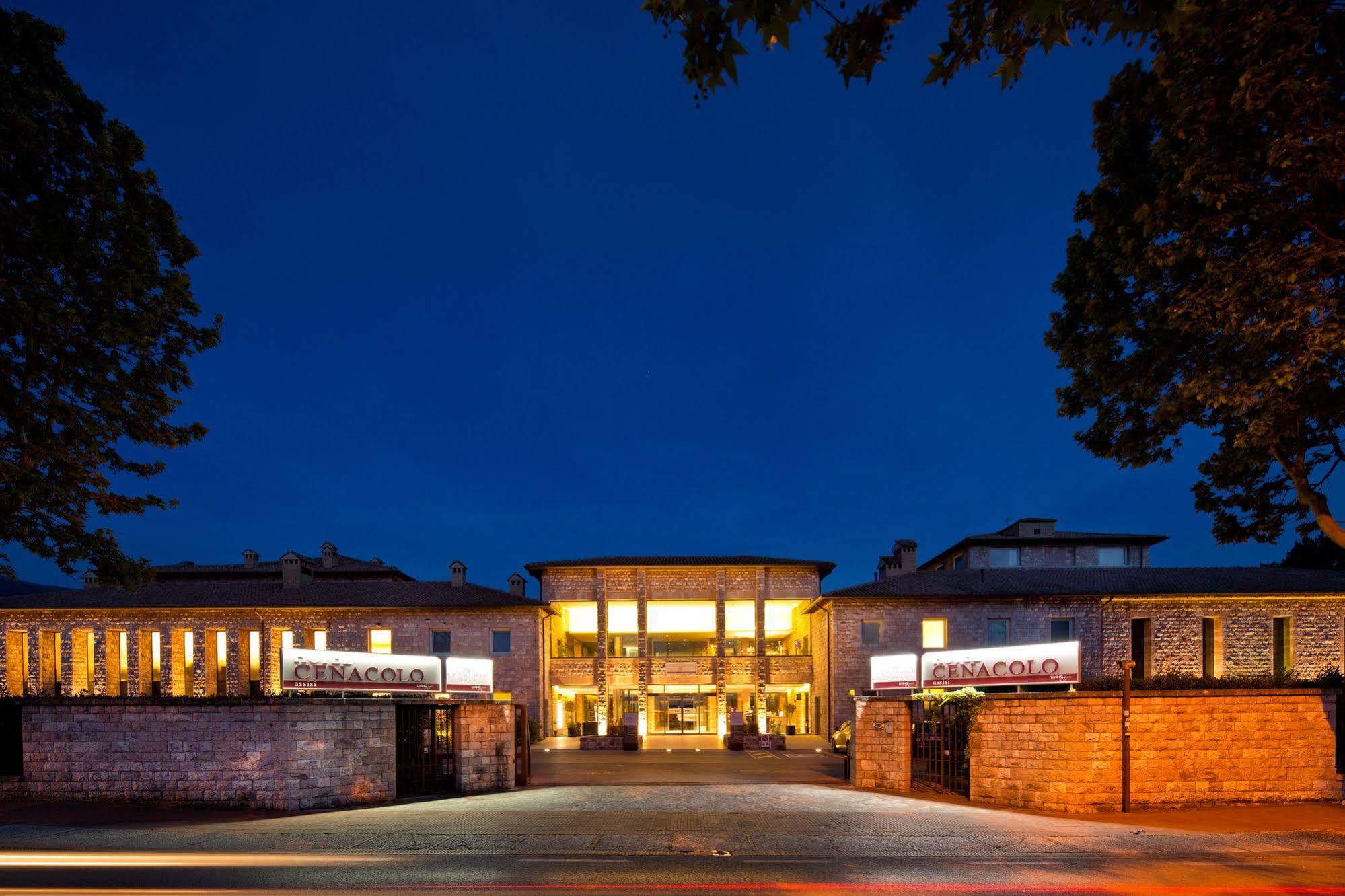 Th Assisi - Hotel Cenacolo Eksteriør billede